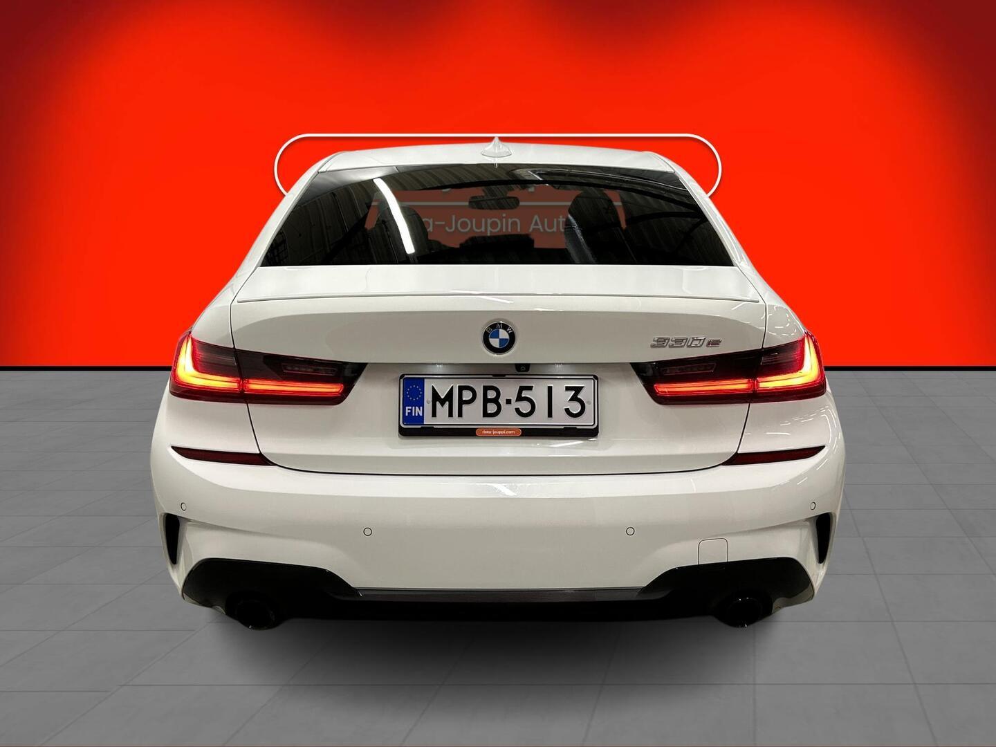 BMW 330 2019