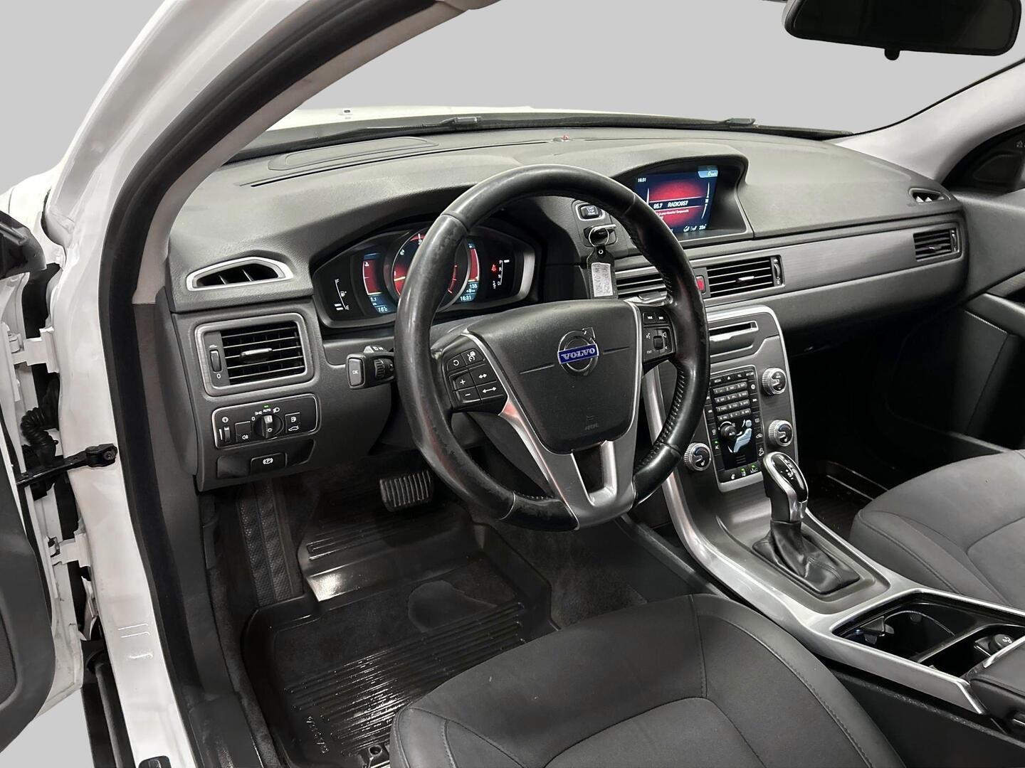 VOLVO XC70 2015