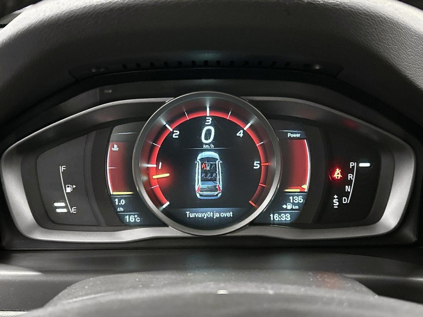 VOLVO XC70 2015