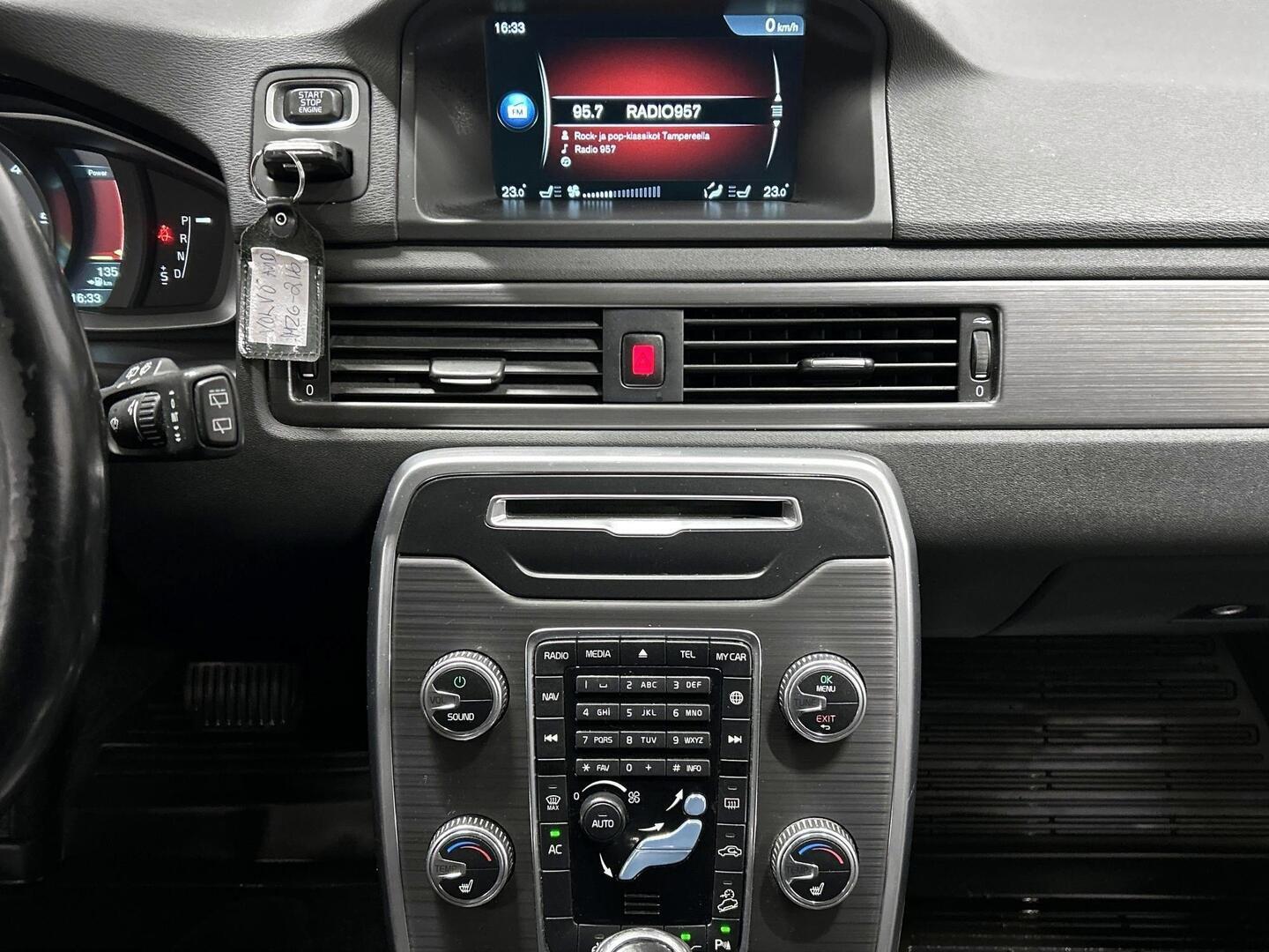 VOLVO XC70 2015