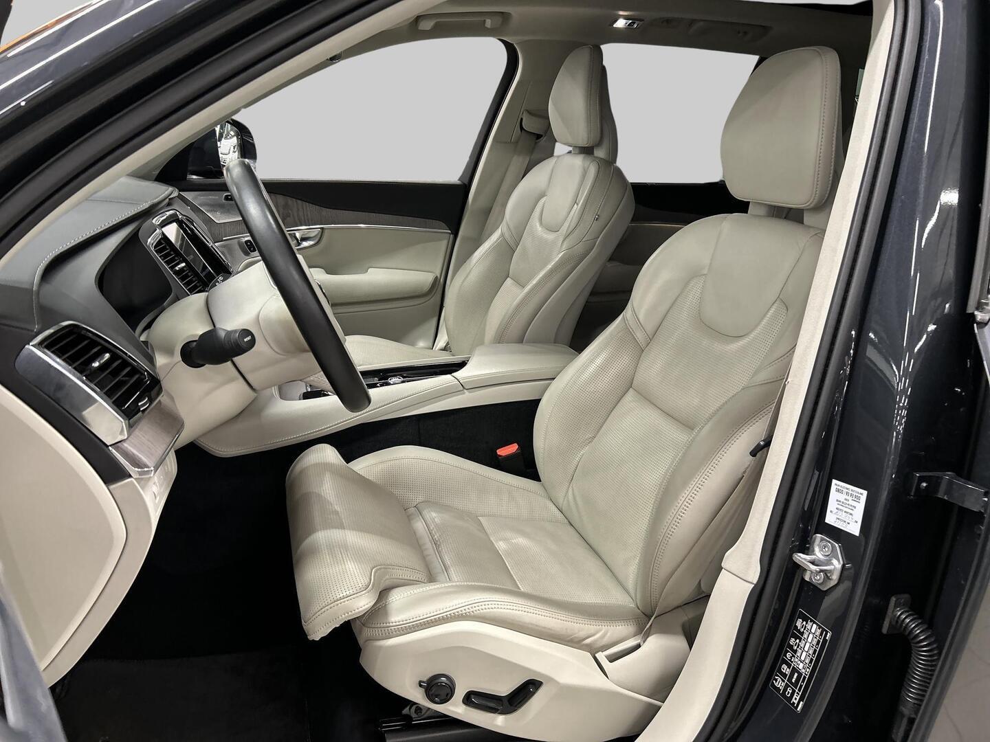 VOLVO XC90 2021