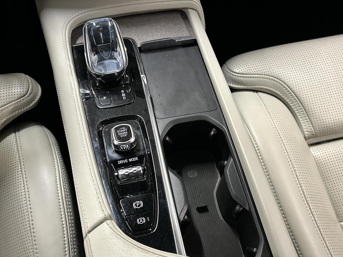 VOLVO XC90 2021