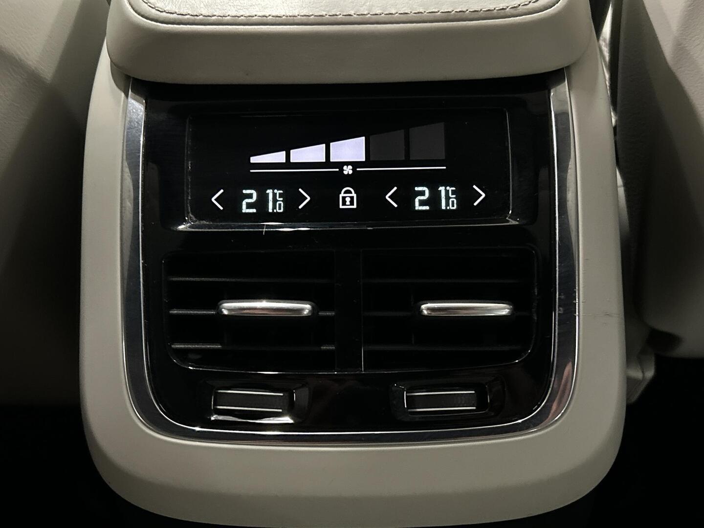 VOLVO XC90 2021