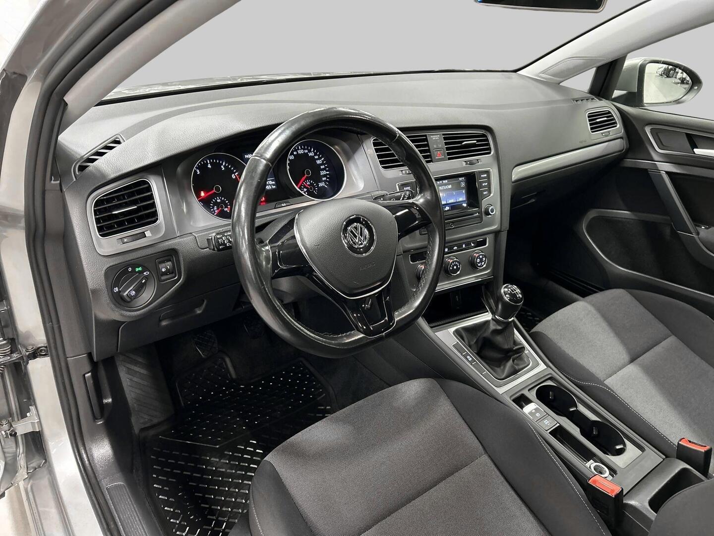 VOLKSWAGEN Golf 2017