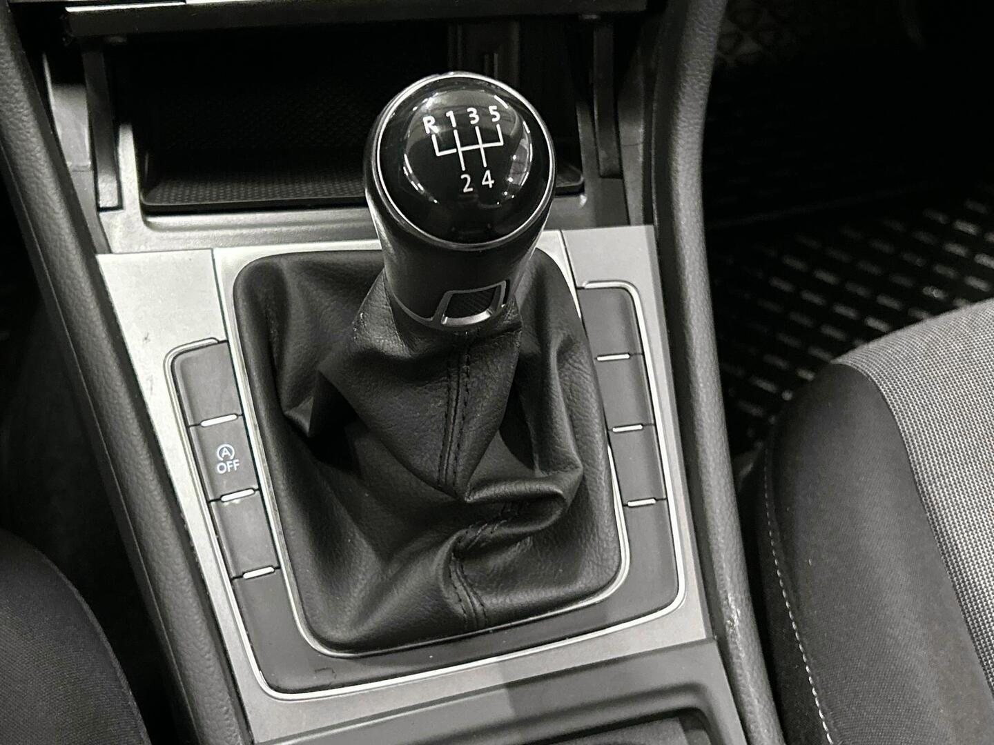 VOLKSWAGEN Golf 2017