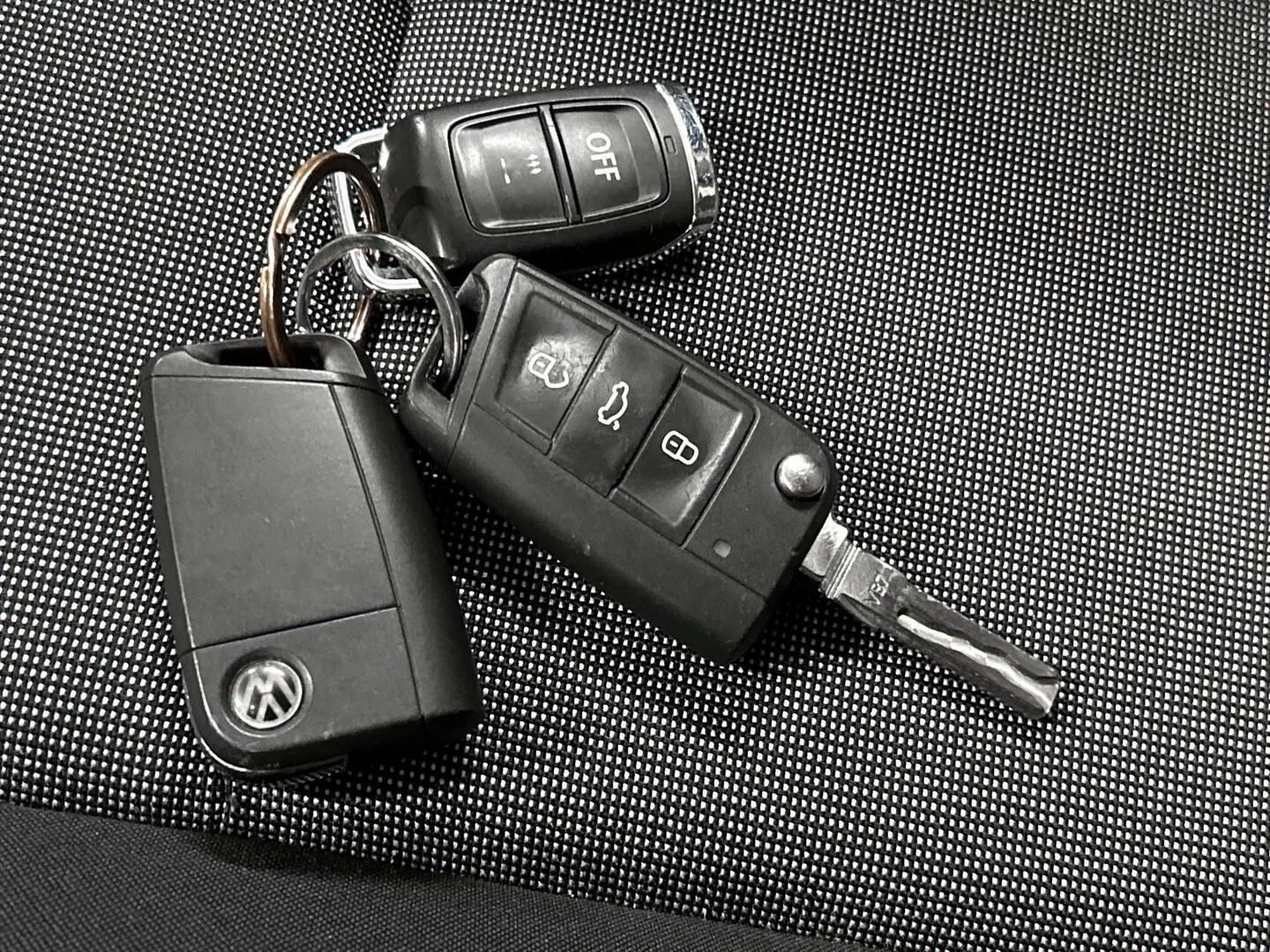 VOLKSWAGEN Golf 2017
