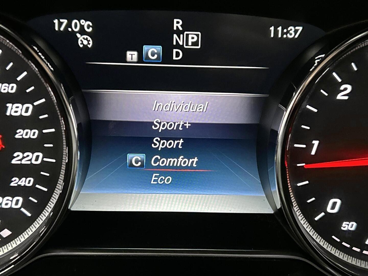 MERCEDES-BENZ E 2020