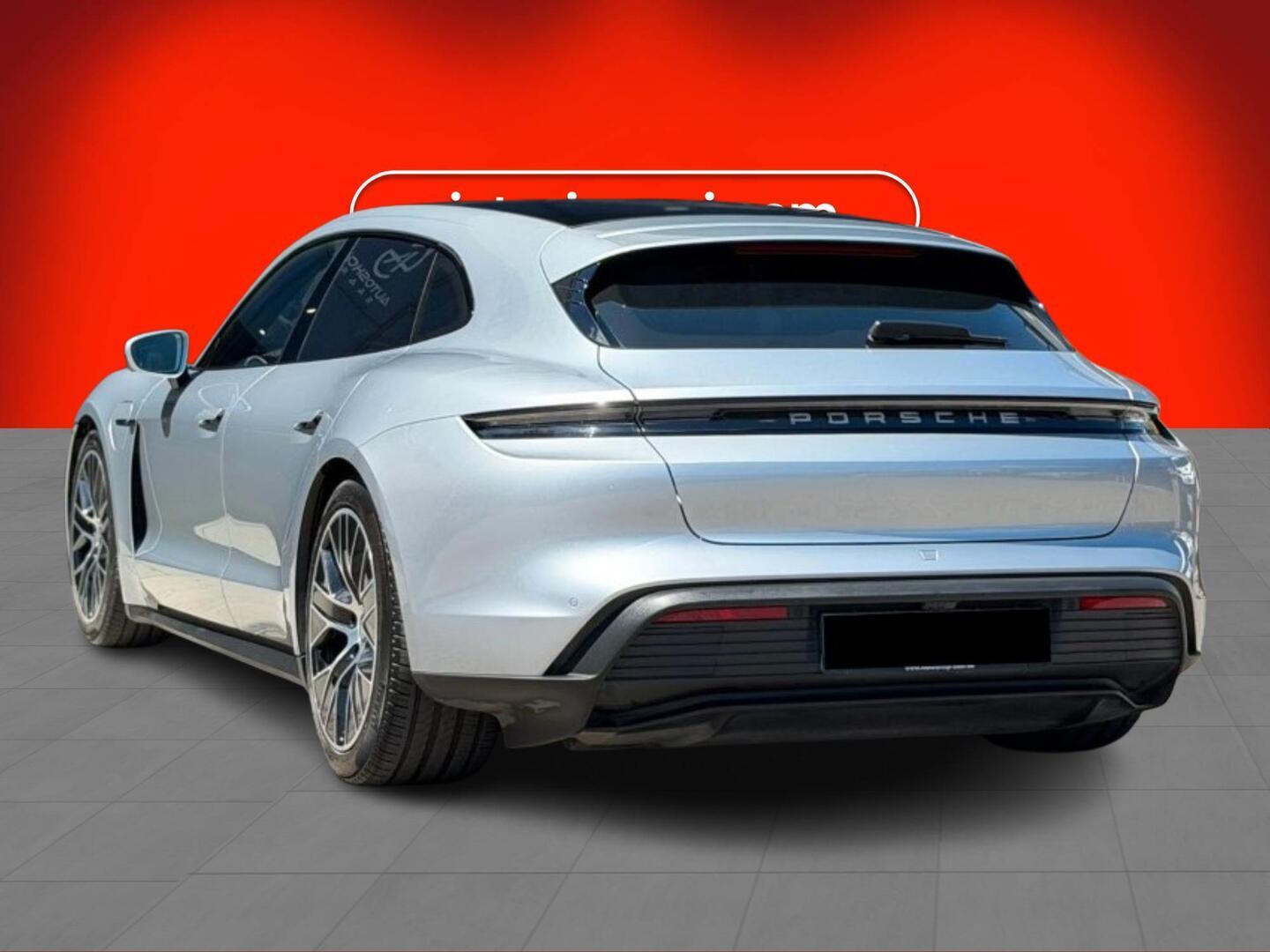 PORSCHE TAYCAN 2023