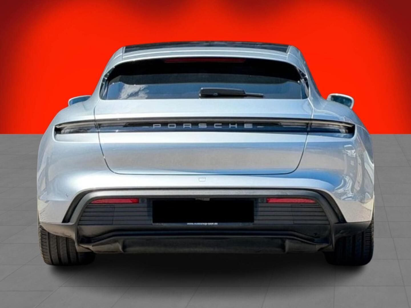 PORSCHE TAYCAN 2023