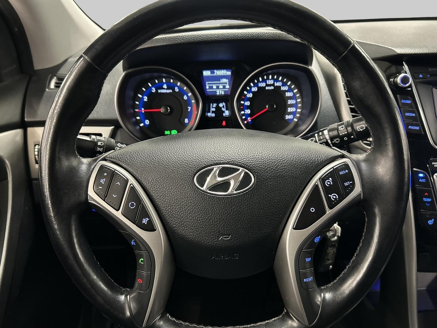 HYUNDAI i30 5d 2014