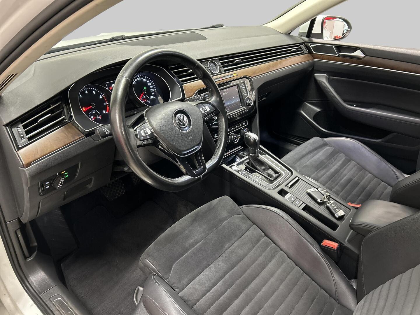 VOLKSWAGEN Passat 2016
