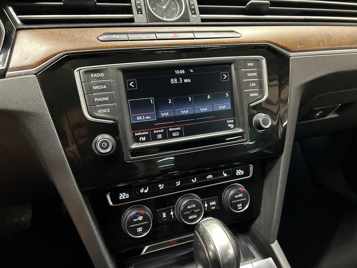 VOLKSWAGEN Passat 2016