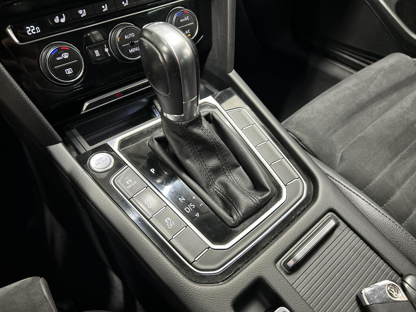 VOLKSWAGEN Passat 2016