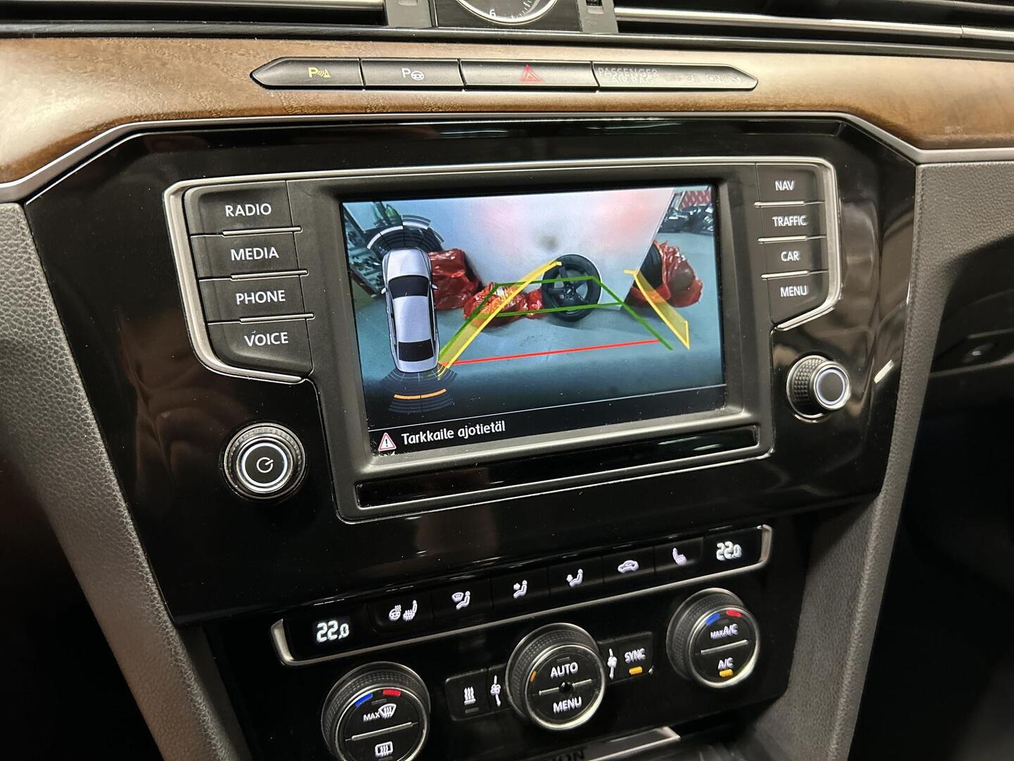 VOLKSWAGEN Passat 2016