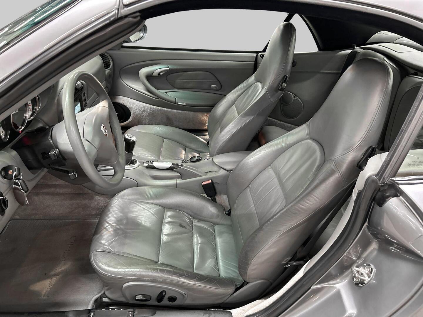PORSCHE 911 2002