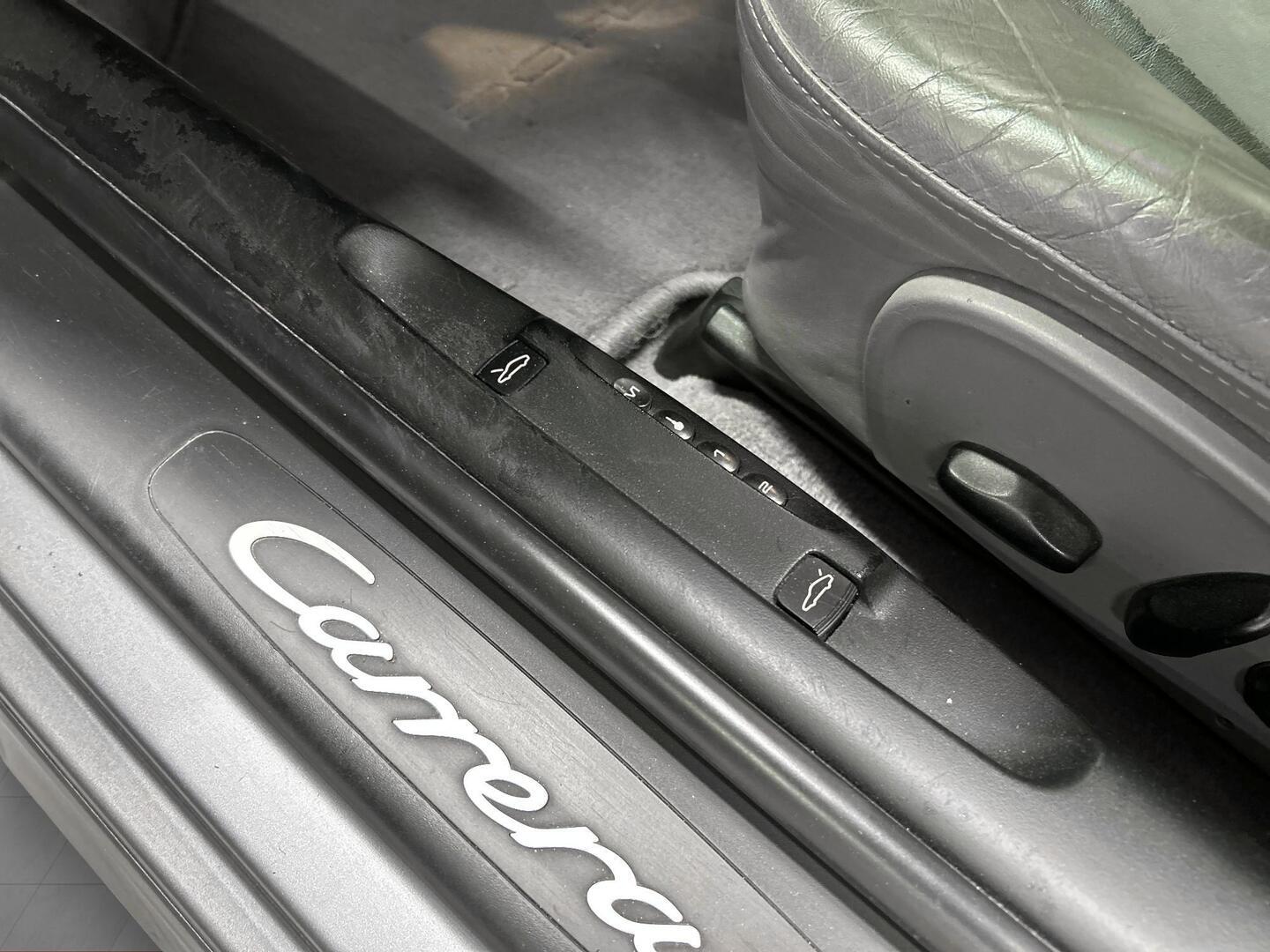 PORSCHE 911 2002