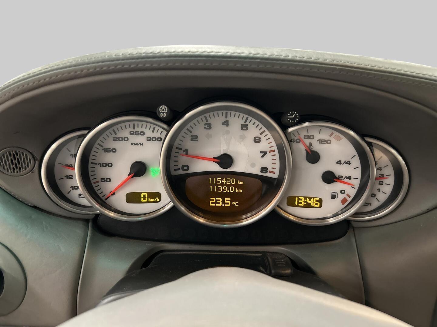 PORSCHE 911 2002
