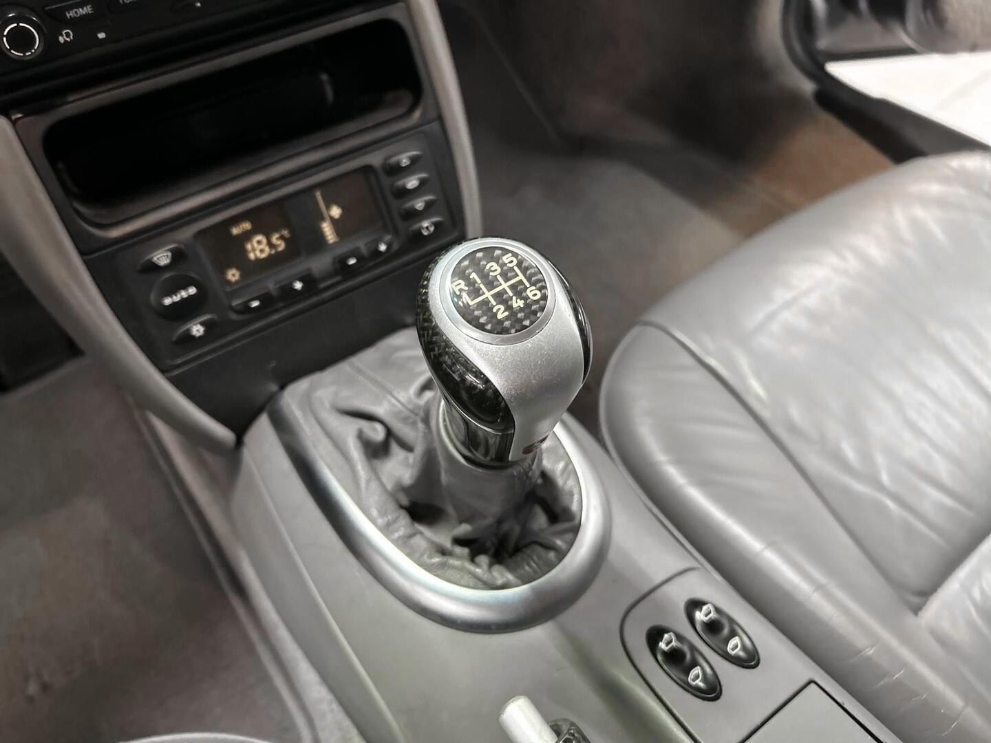 PORSCHE 911 2002
