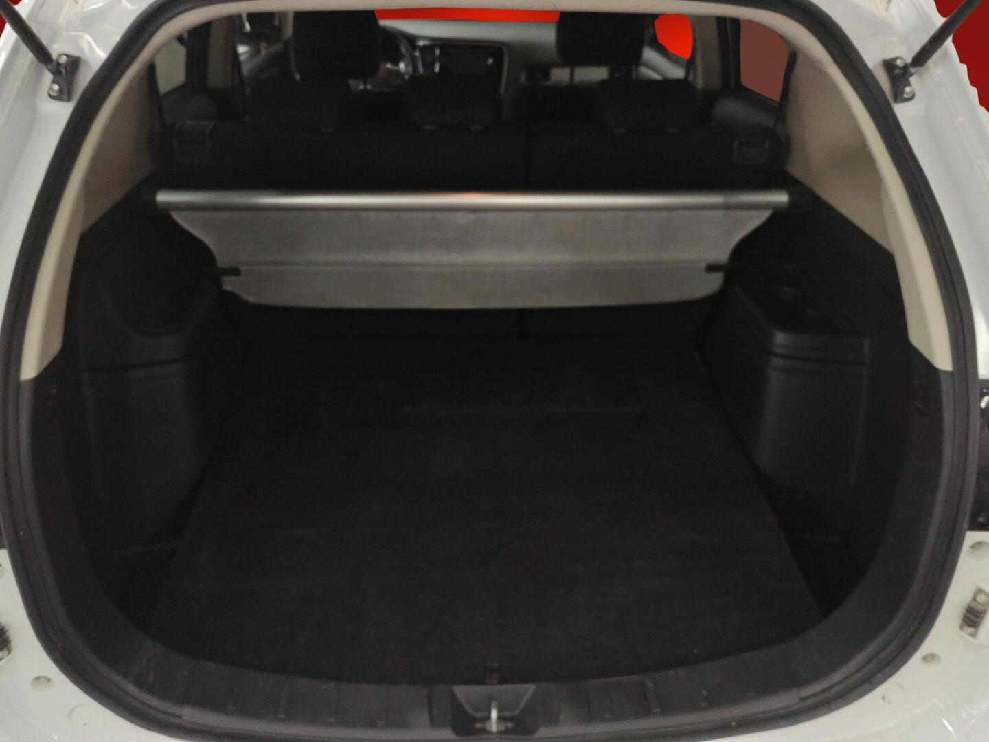 MITSUBISHI Outlander 2015