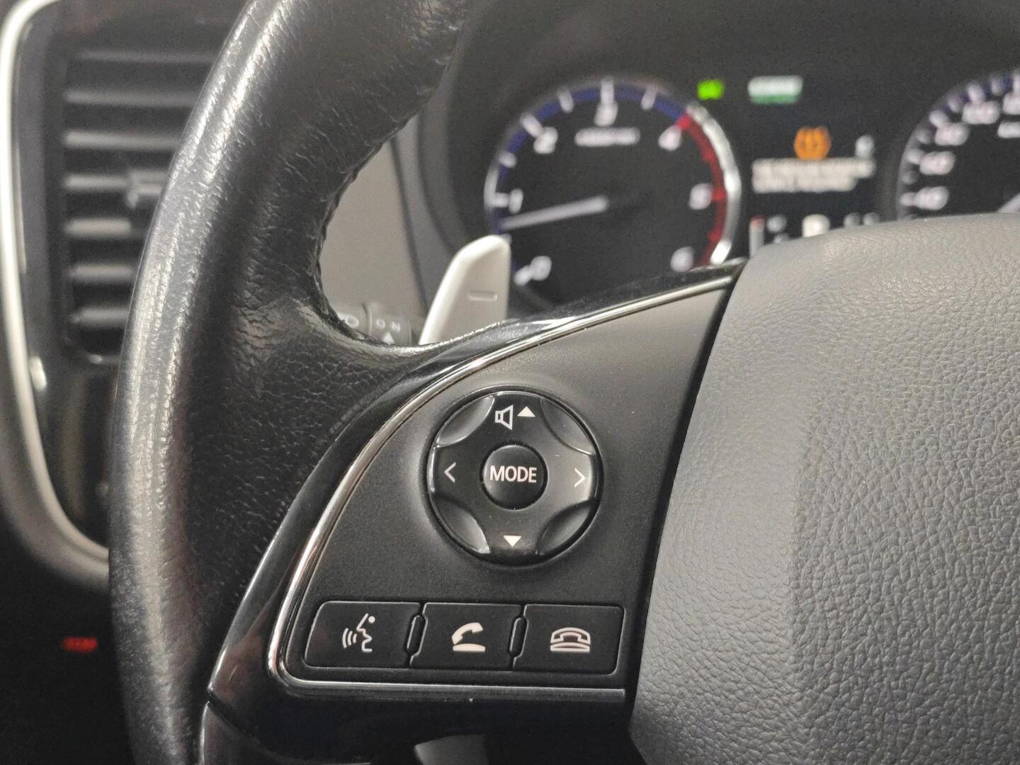 MITSUBISHI Outlander 2015