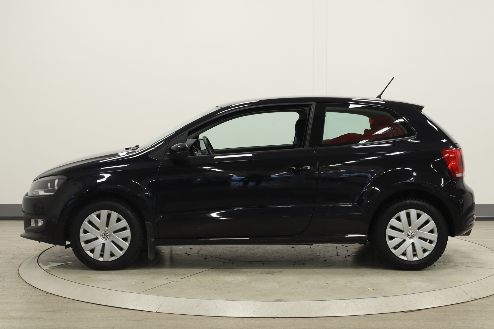 VOLKSWAGEN Polo 2014