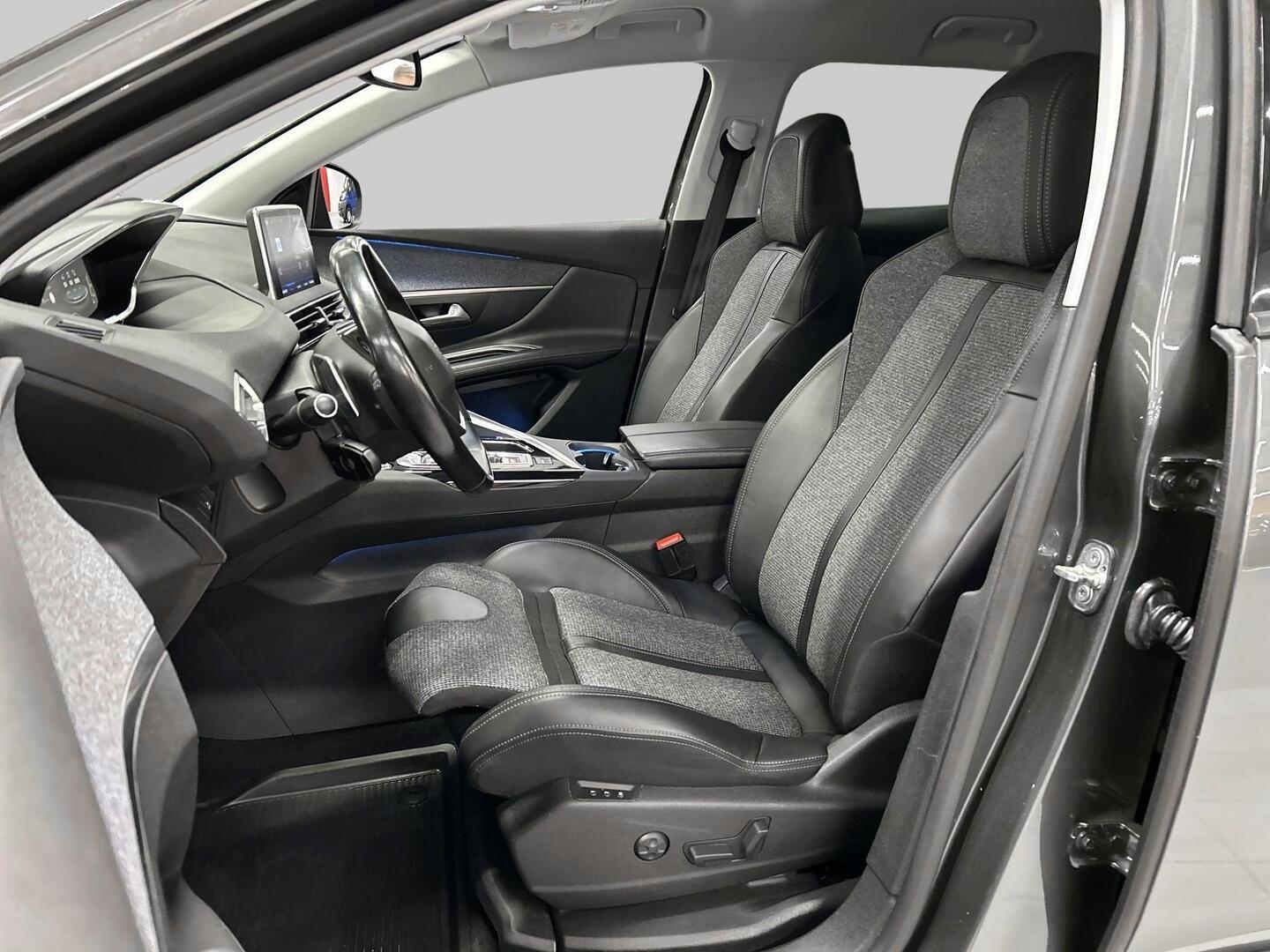 PEUGEOT 3008 2018