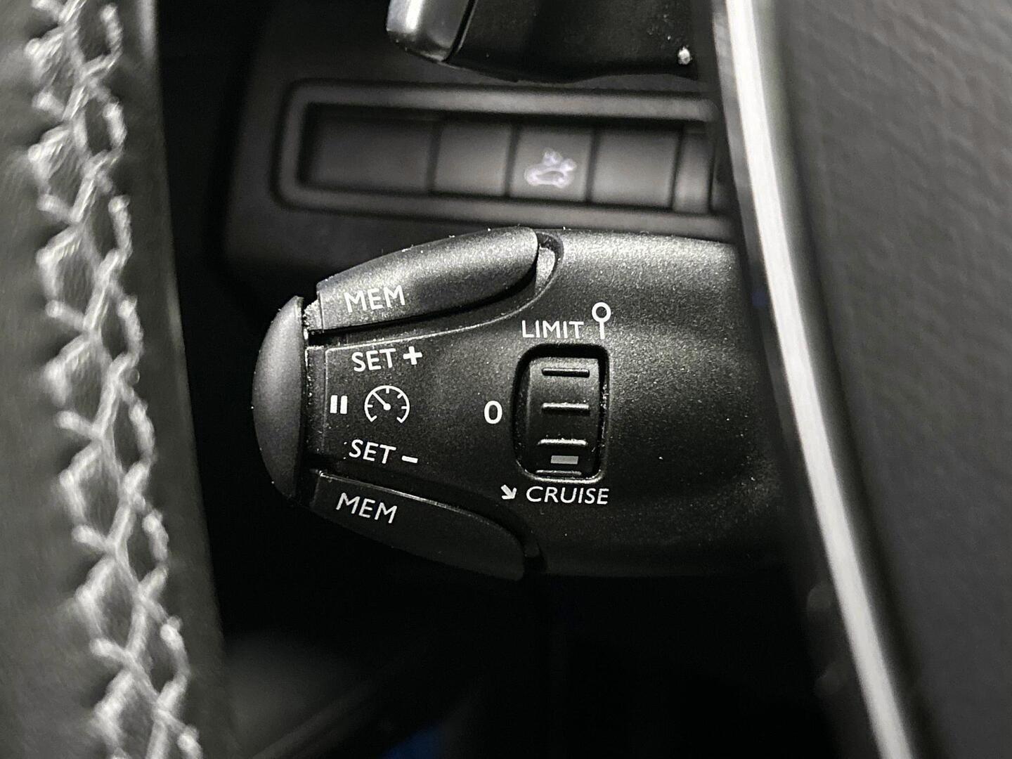 PEUGEOT 3008 2018