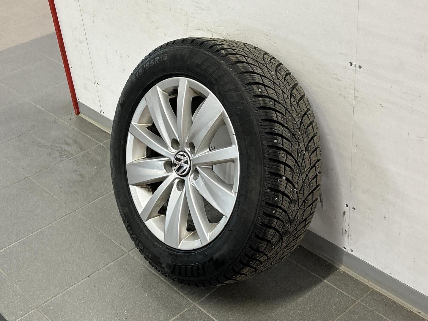 VOLKSWAGEN Passat 2012