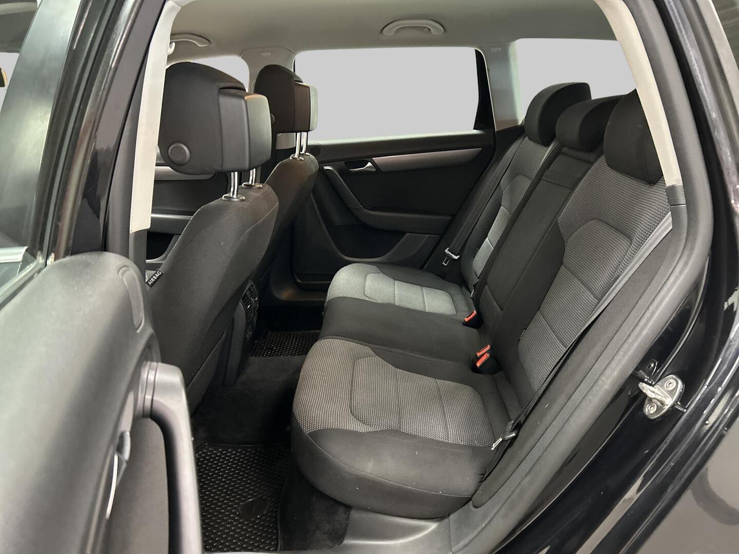 VOLKSWAGEN Passat 2012