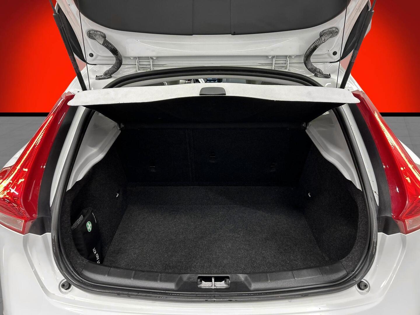 VOLVO V40 Cross Country 2017