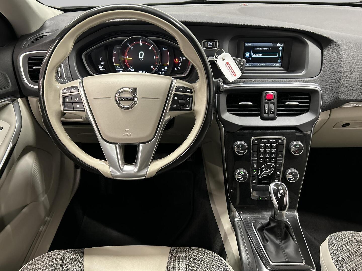 VOLVO V40 Cross Country 2017