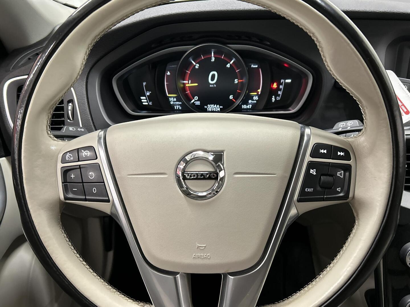 VOLVO V40 Cross Country 2017