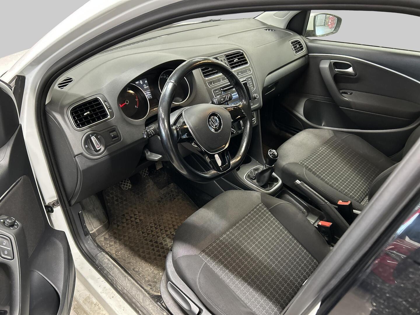 VOLKSWAGEN Polo 2017