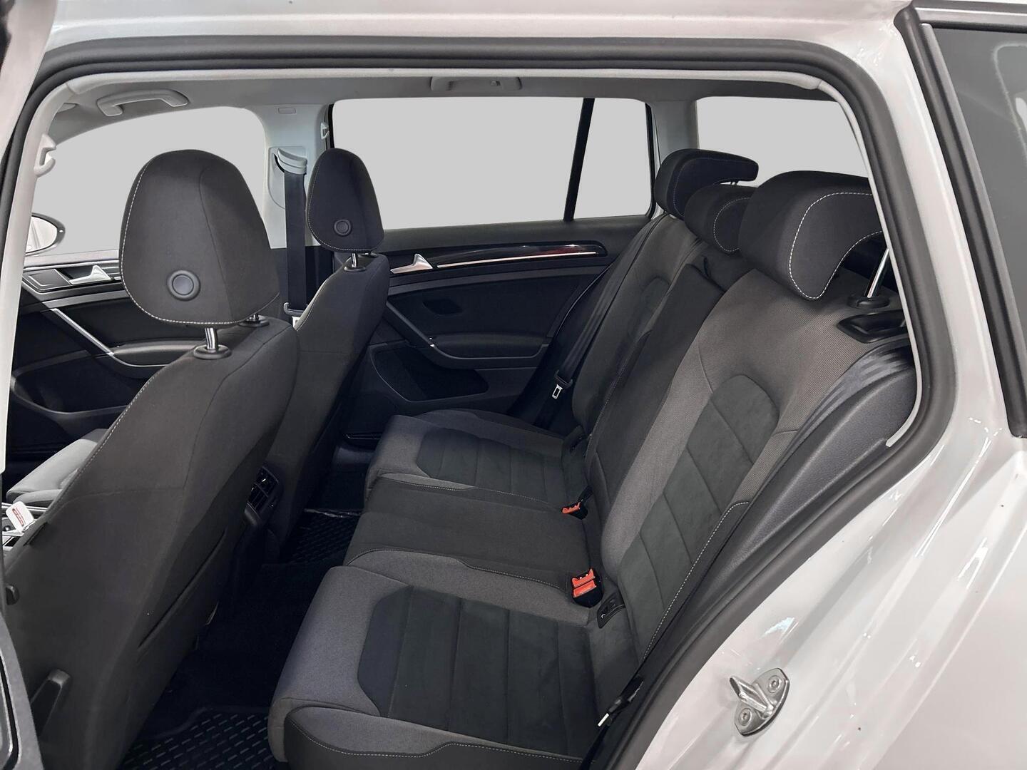 VOLKSWAGEN Golf 2018