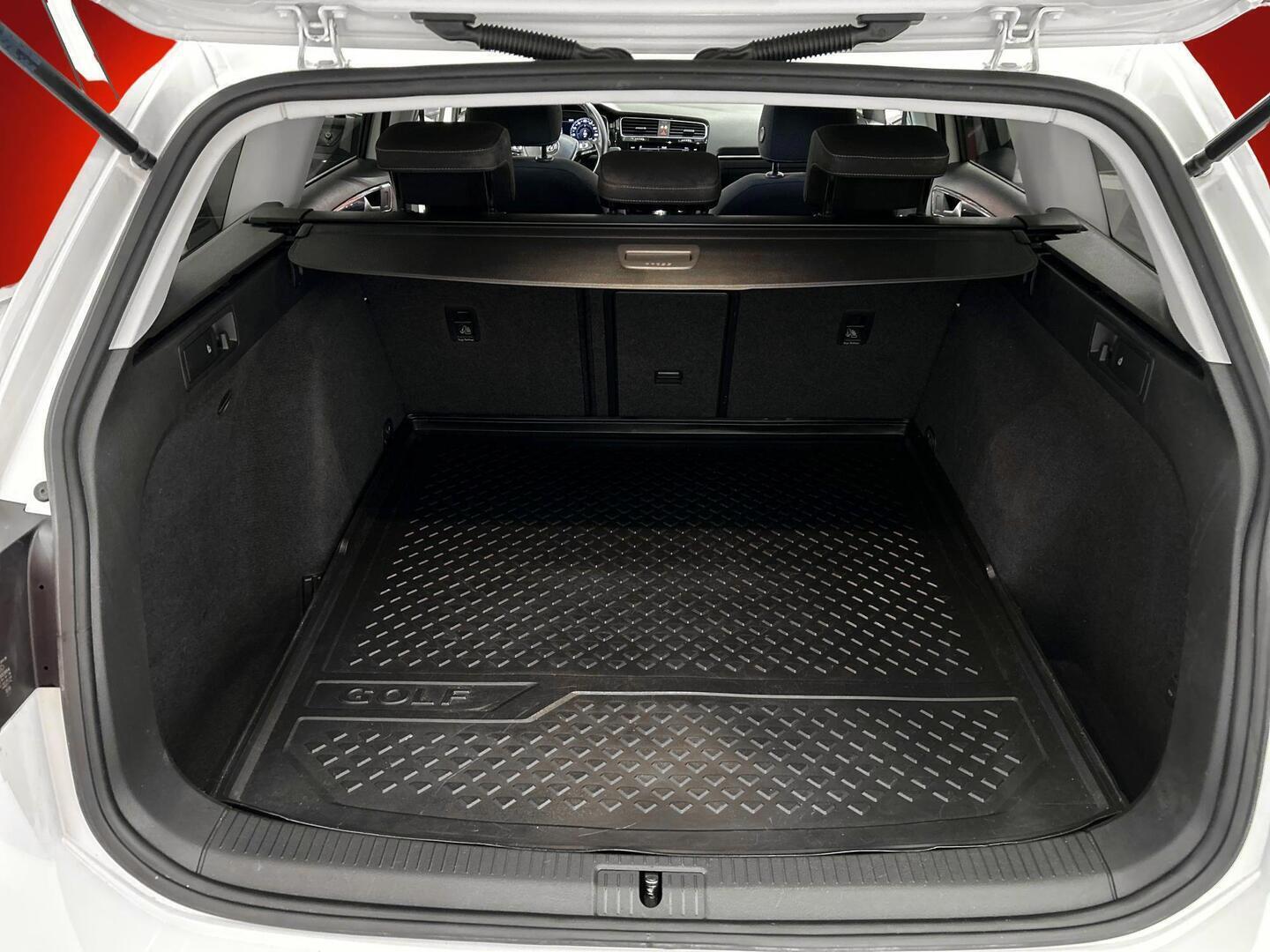 VOLKSWAGEN Golf 2018