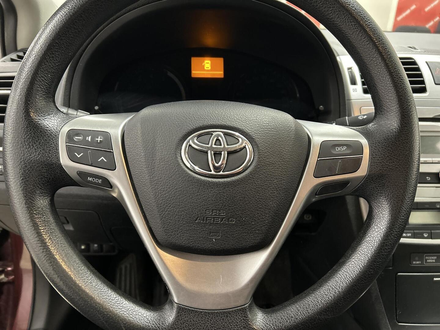 TOYOTA Avensis 2013