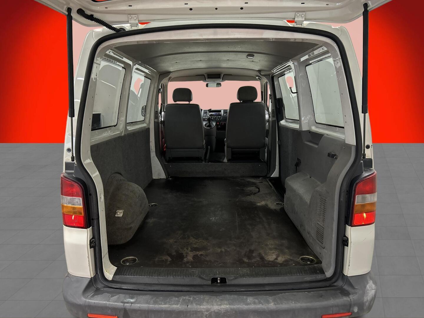 VOLKSWAGEN Transporter 2005