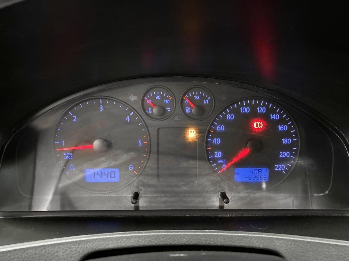 VOLKSWAGEN Transporter 2005