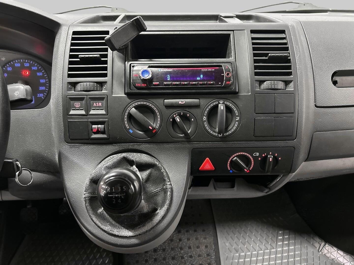 VOLKSWAGEN Transporter 2005