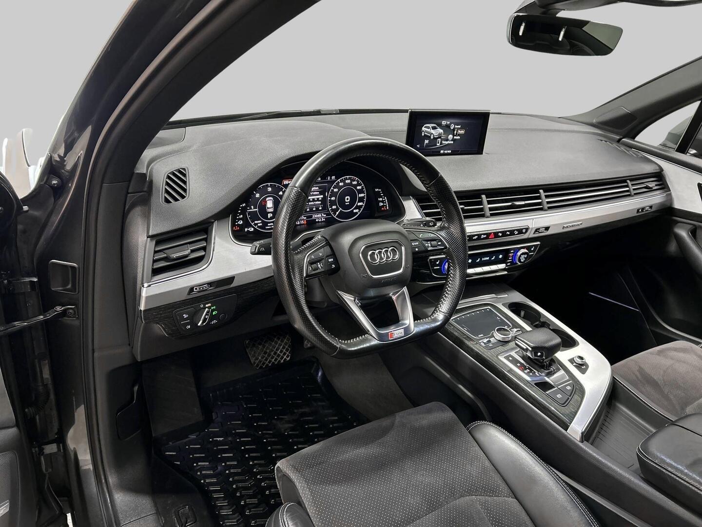 AUDI Q7 2017