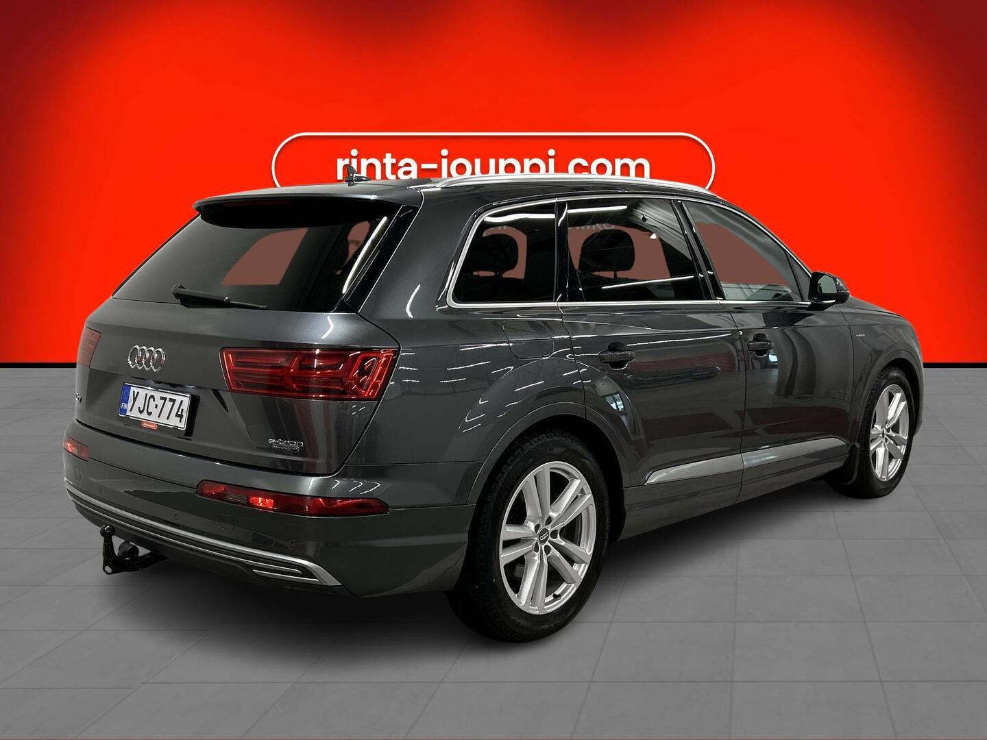 AUDI Q7 2017