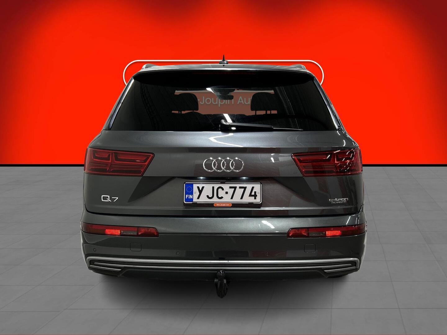 AUDI Q7 2017