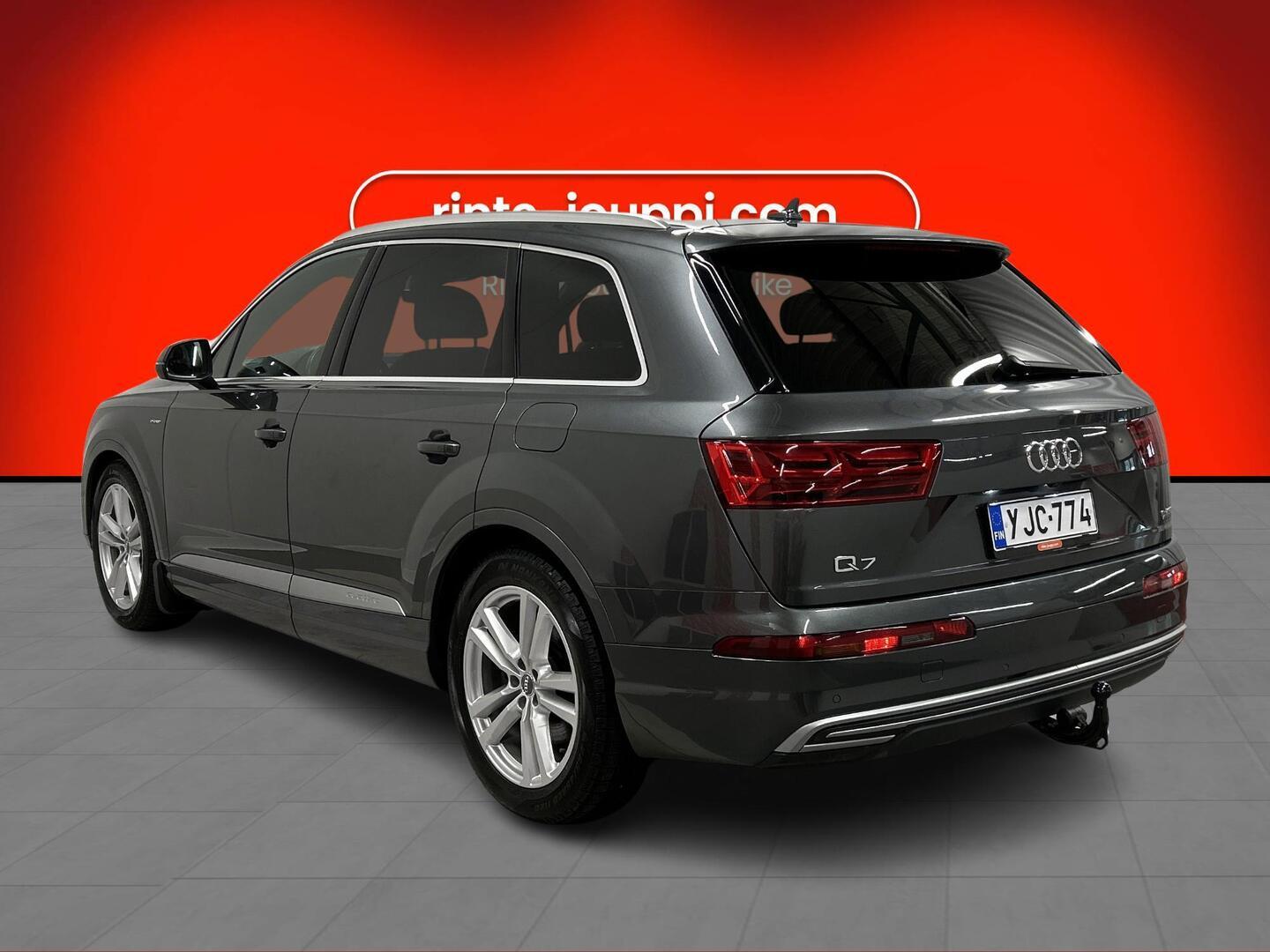 AUDI Q7 2017