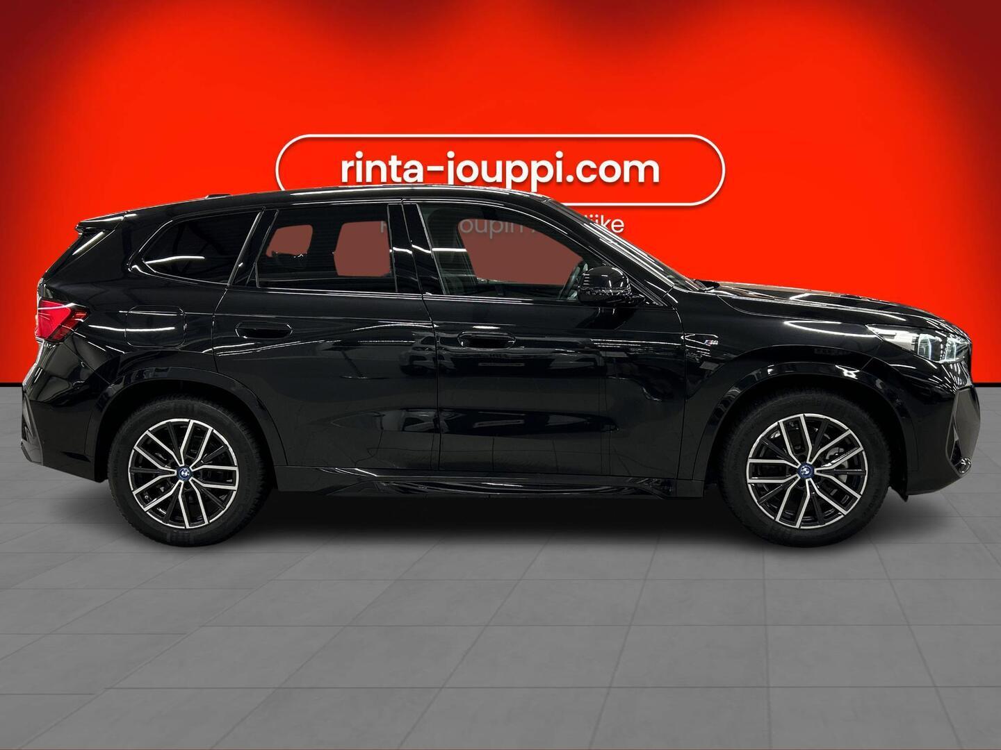 BMW IX1 2023