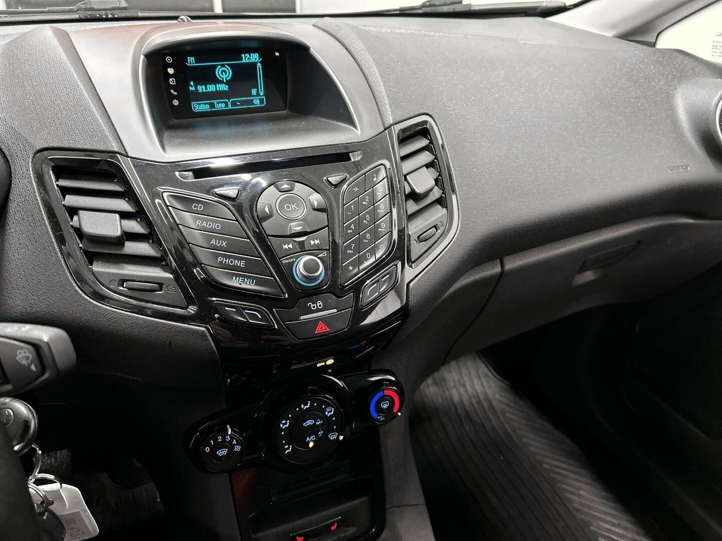 FORD Fiesta Van 2017