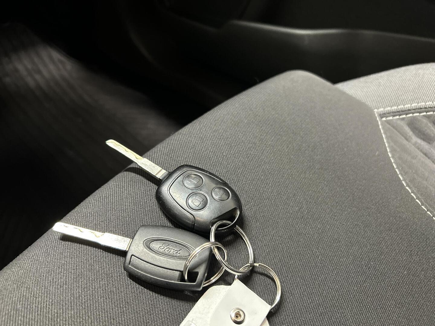 FORD Fiesta Van 2017