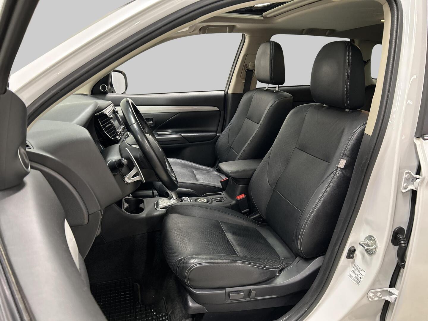 MITSUBISHI Outlander 2014