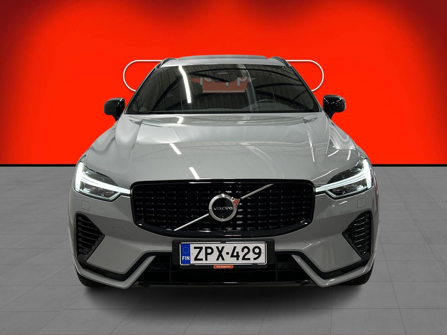 VOLVO XC60 2025