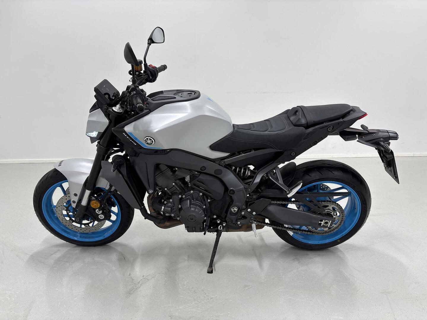 YAMAHA MT-09 2025