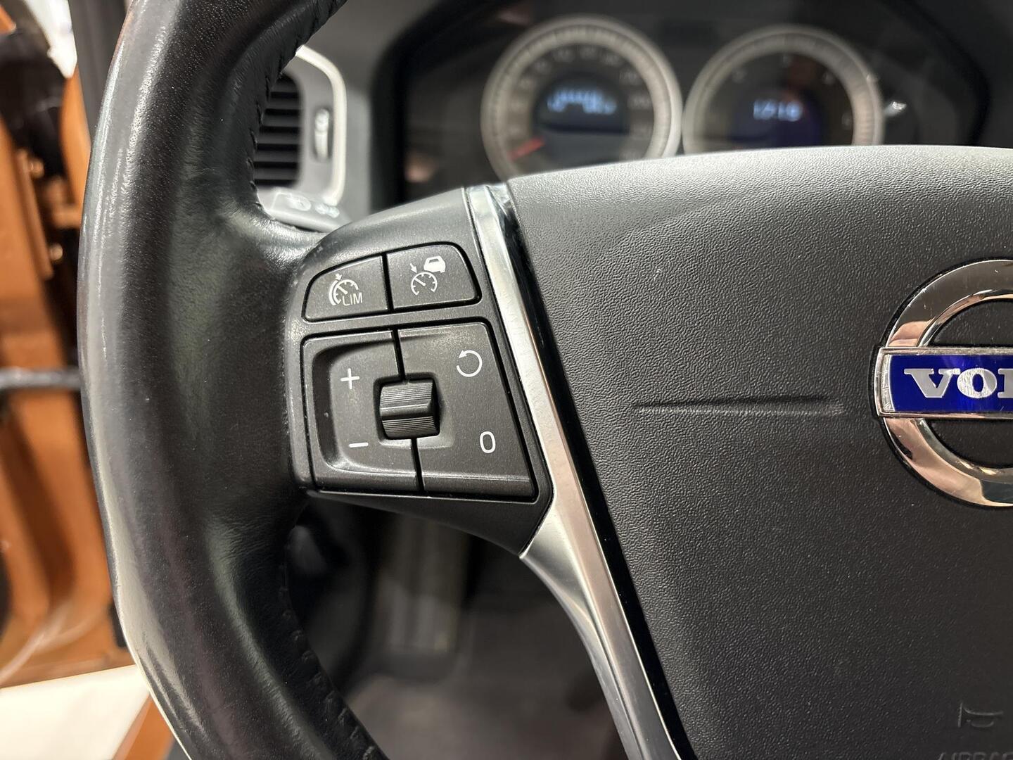 VOLVO S60 2012